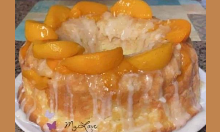 PEACH COBBLER POUND CAKE