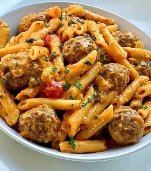 Penne pasta with meat balls