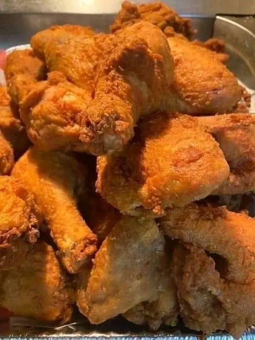 My 14-year-old daughter Fried this chicken, y’all help me make her day with compliments ..