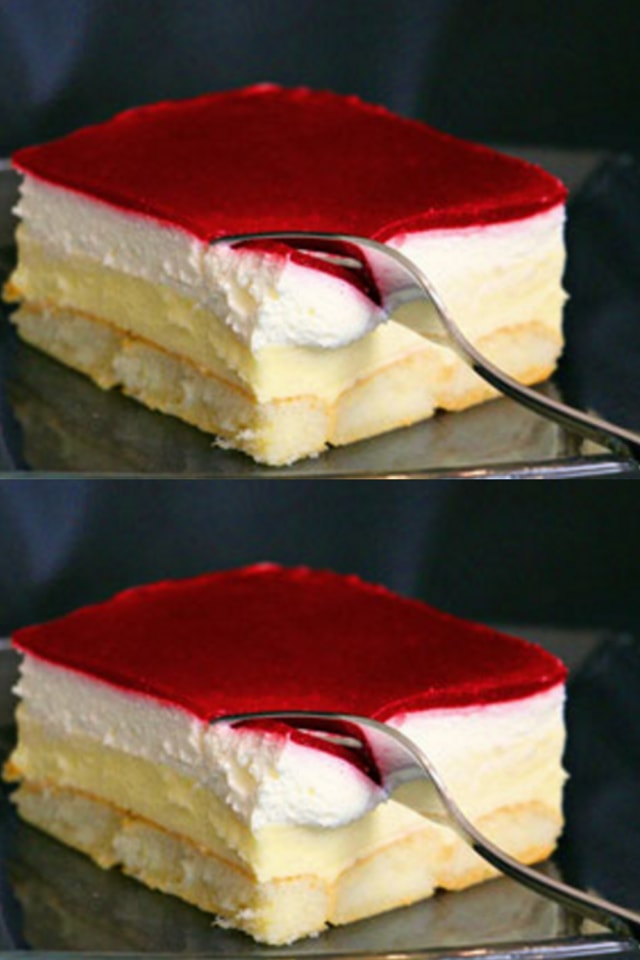 Slices of raspberry pudding cream (no-bake cake)