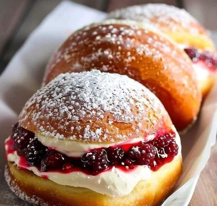 Strawberry Cream Filled Donut: The Perfect Bite of Sweetness!