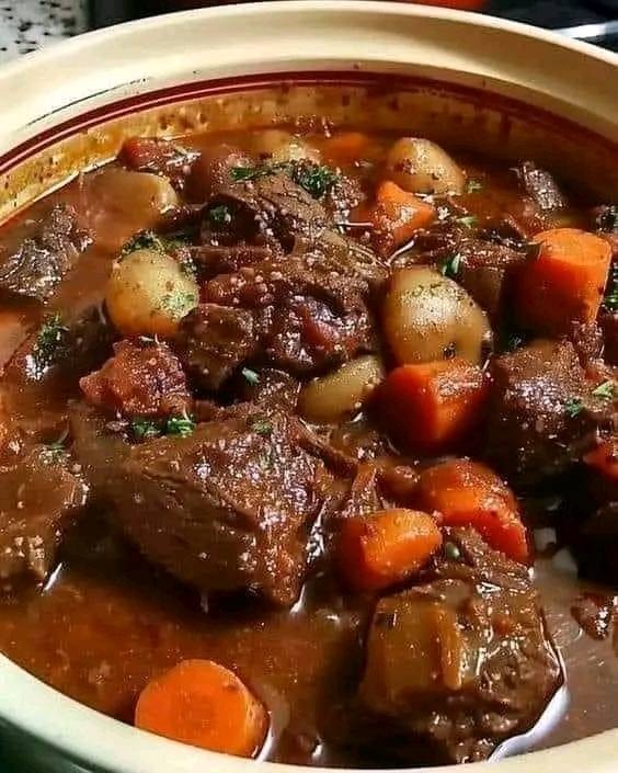 Recipe for a meat and vegetable stew.