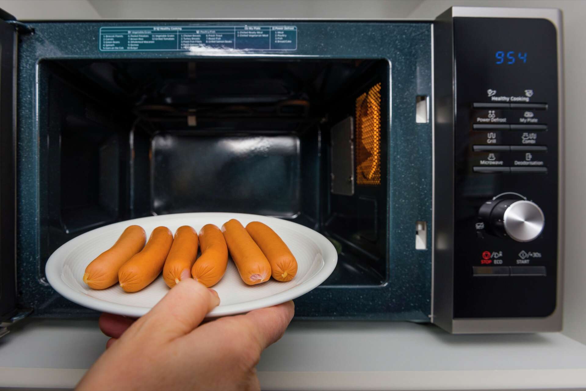 11 Foods You Should NEVER Reheat in the Microwave