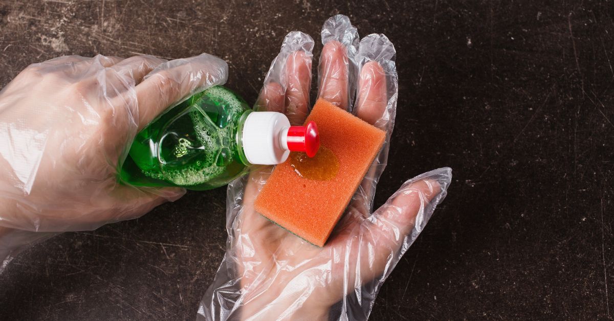 People like to clean with dish soap, but here are 6+ things you should for sure avoid