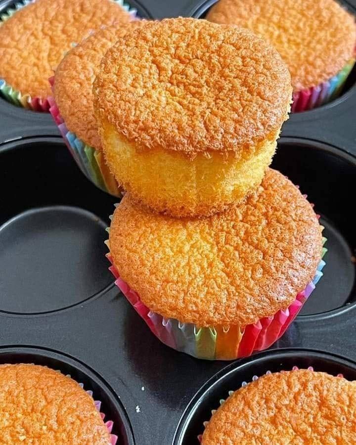 Fluffy Vanilla Cupcakes recipe