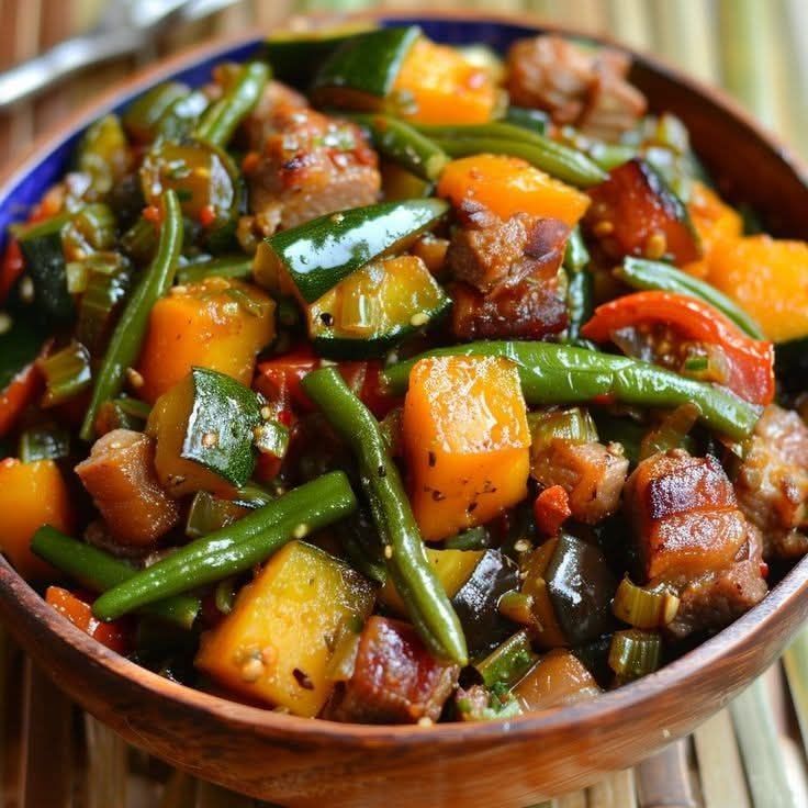 Filipino vegetable stew (pinakbet)