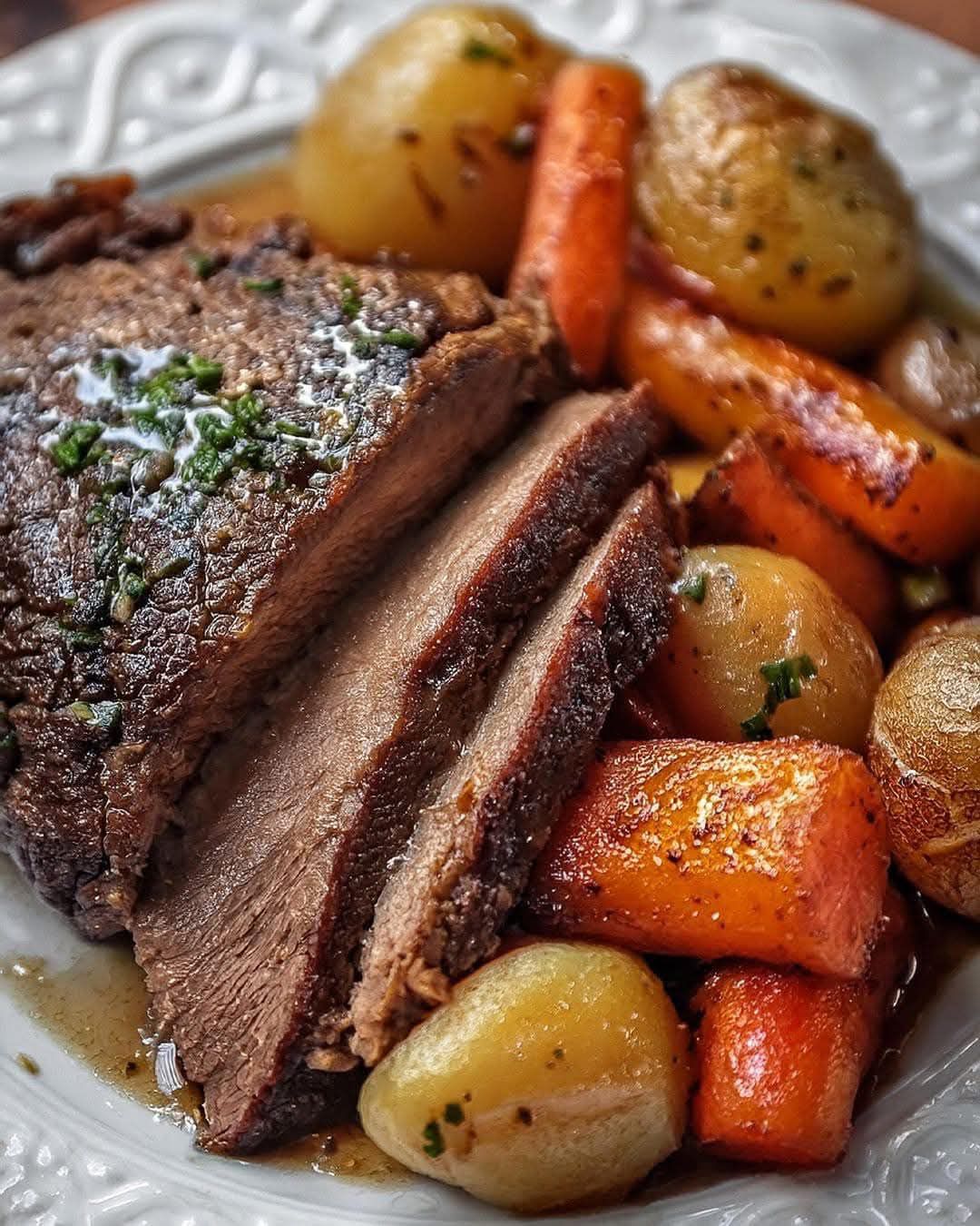 WOULD YOU EAT THIS POT ROAST WITH POTATOES AND CARROTS