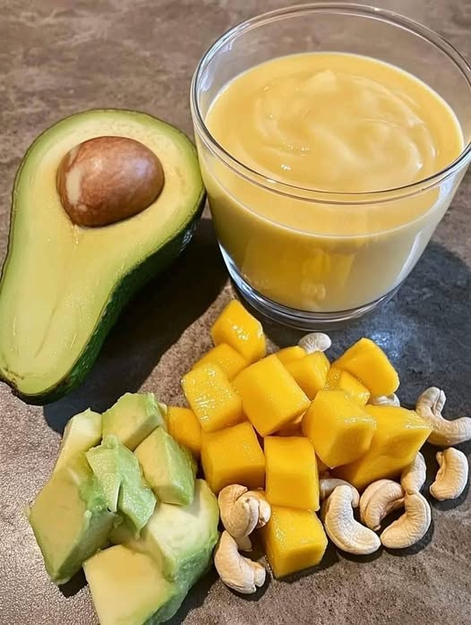 Banana Mango Avocado Smoothie