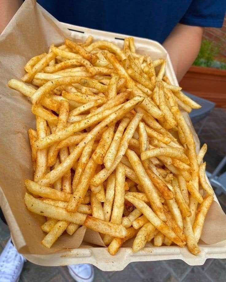 Perfect Crispy French Fries with Vinegar Soak