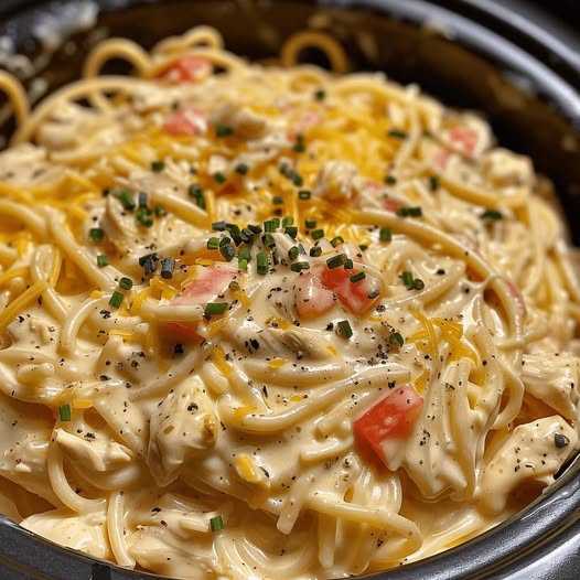 Creamy Crockpot Chicken Spaghetti Recipe