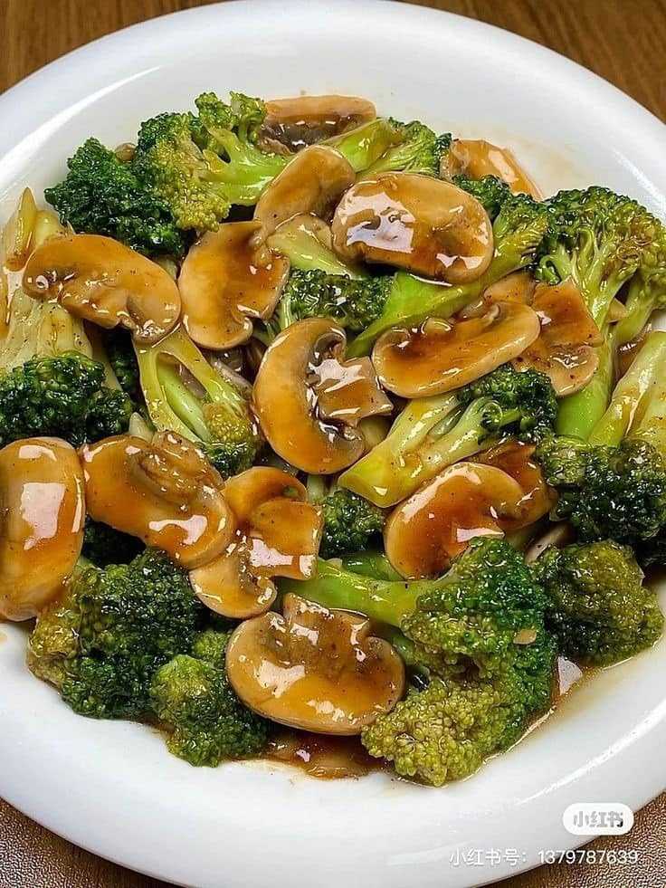 Garlic Mushrooms and Broccoli