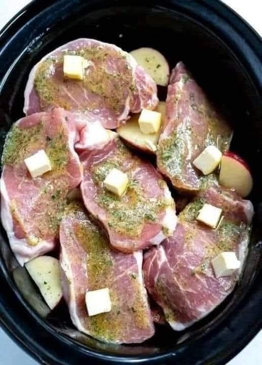 CROCKPOT RANCH PORK CHOPS AND POTATOES