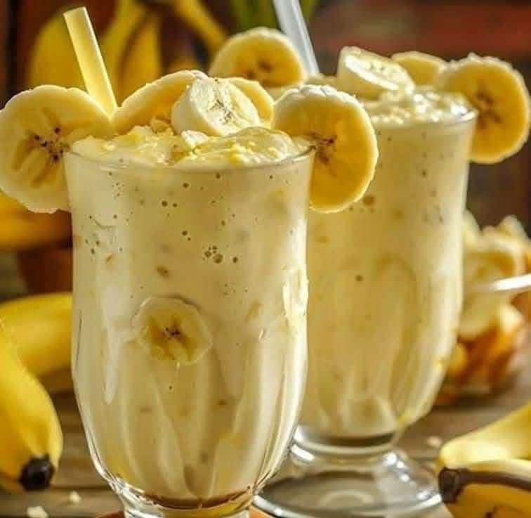  Pineapple and Banana Smoothie 