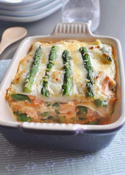 Lasagna with salmon and green asparagus