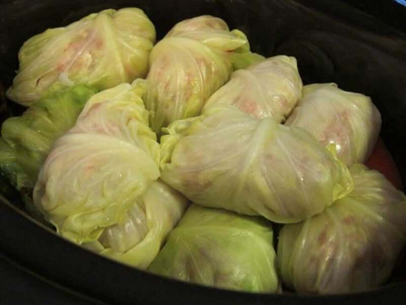 CABBAGE ROLLS STUFFED WITH MUSHROOMS