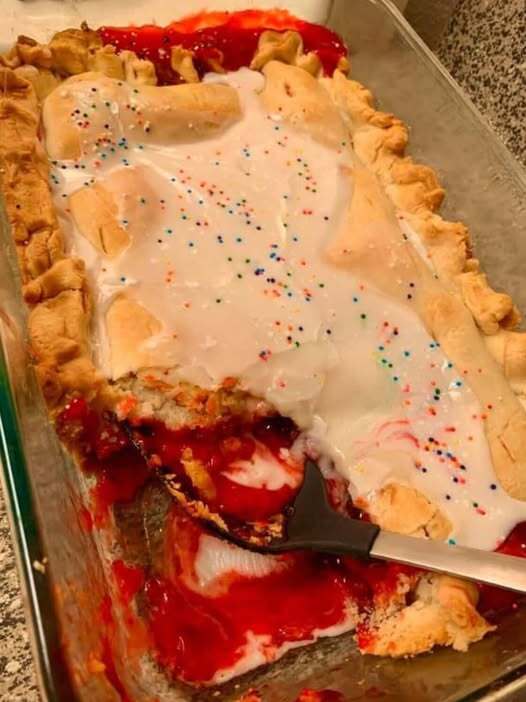 Irresistibly Delicious Strawberry Pop Tarts Cobbler Recipe