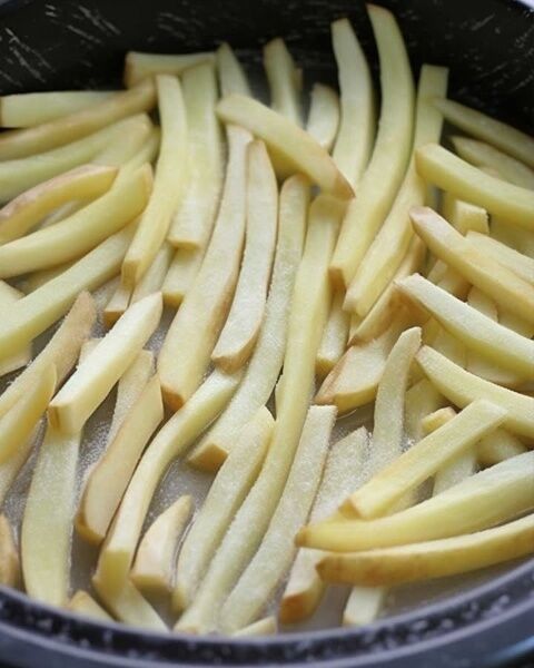 Mom dumps bag of frozen fries in slow cooker, makes tasty meal in no time