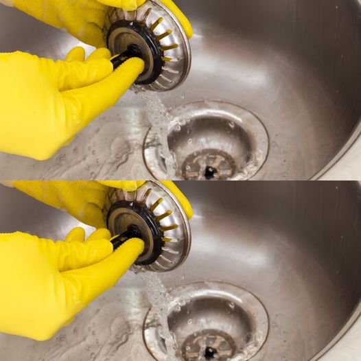 How to remove yellow scale from your sink? It’s very easy, find out with us