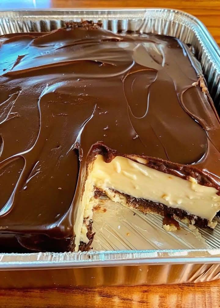 Eclair Cake – Don’t LOSE this Recipe 