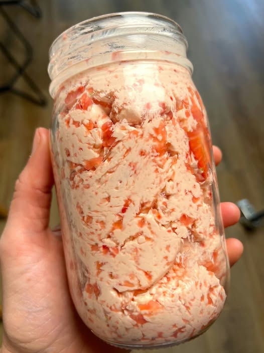 “Seriously, it’s like summer in a jar. I could eat this every morning!”