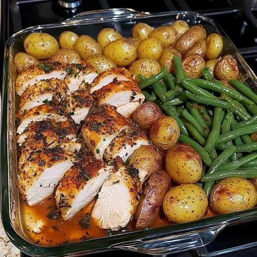 One-Pan Garlic Herb Chicken with Potatoes & Green Beans 