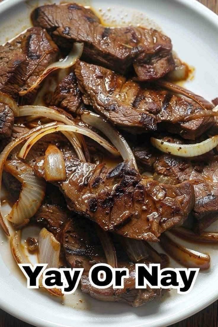  Grilled Steak with Caramelized Onions – A Perfect Meal! 