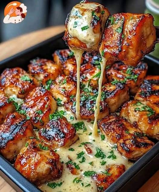 Grilled Chicken Bites with Creamy Garlic Sauce